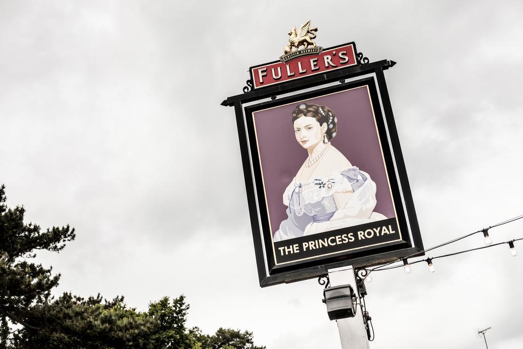 The Princess Royal Farnham  Exterior foto
